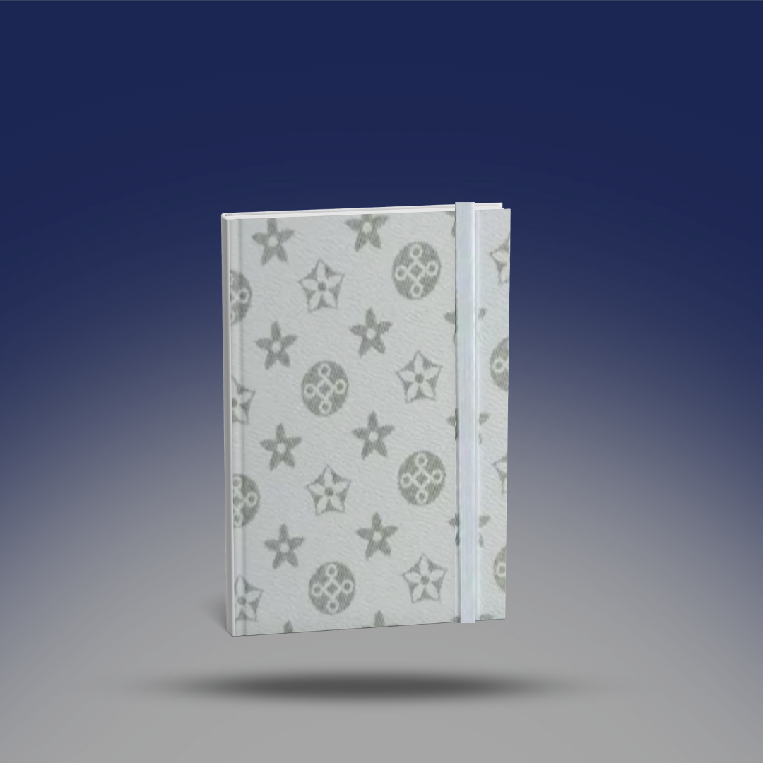 صوره المنتج نوت بوك صغيرة الحجم باللون الابيض مع الجراي باستيك لغلق النوتة